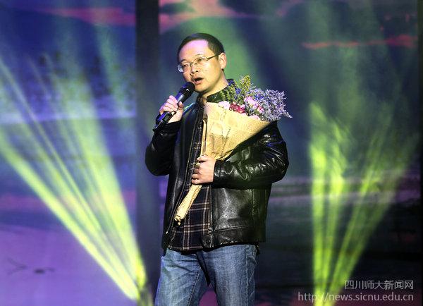 基礎(chǔ)教學學院姚敦云演唱《愛的箴言+是否》