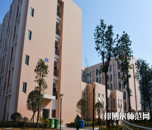 成都信息技術(shù)幼兒師范學(xué)校2018年報名條件、招生對象