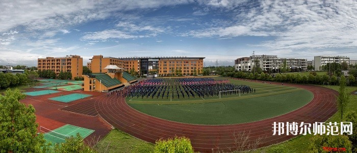 溫江燎原職業(yè)技術幼兒師范學校2020年報名條件、招生要求、招生對象