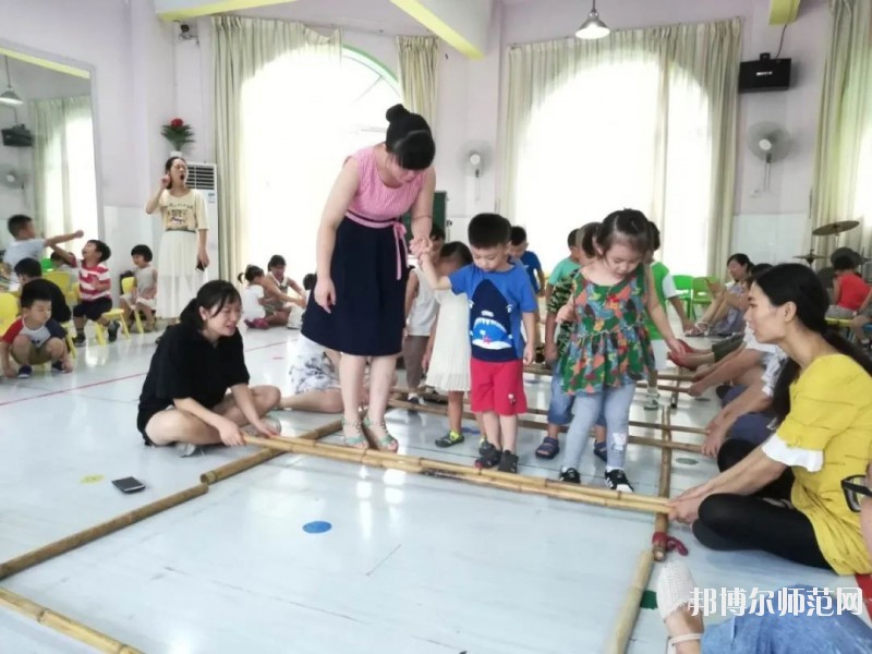 六盤(pán)水2021年幼師學(xué)校和中專有哪些區(qū)別