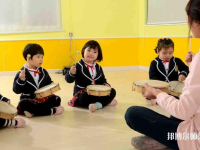 宜昌2021年幼師學(xué)校中專升大?？际裁? /><b>宜昌2021年幼師學(xué)校中專升大?？际裁?/b><span>2020-10-30 15:32</span><p>幼師專業(yè)在近年來飛速發(fā)展，雖然人才緊缺，但由于家長對孩子的重視，社會對幼兒教師專業(yè)越來越嚴(yán)格，無論是專業(yè)知識還是學(xué)歷，都</p></a></li>
            <li><a href=