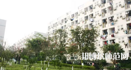重慶師范大學(xué)涉外商貿(mào)學(xué)院銅梁校區(qū)2023年學(xué)費、收費多少 