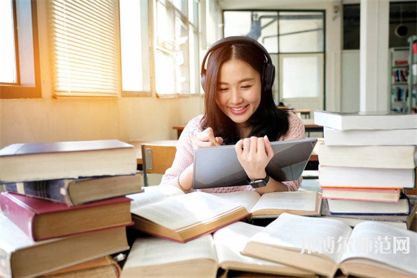 烏魯木齊排名前二的公辦漢語(yǔ)言文學(xué)學(xué)校名單一覽表